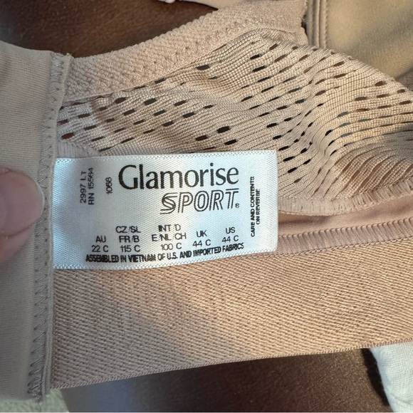 Glamorise MagicLift Seamless Wirefree Nude Sports Bra - Picture 5 of 6